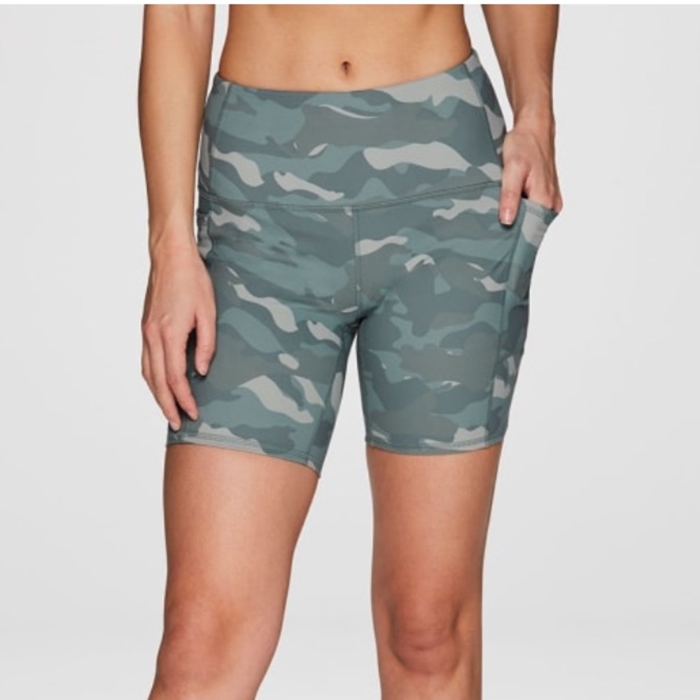camo 7” inch biker short